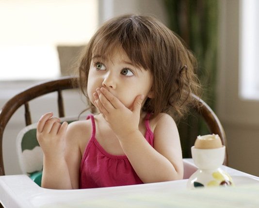 Làm sao để biết trẻ bị suy dinh dưỡng và cách chăm sóc trẻ suy dinh dưỡng.