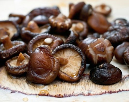 Chế Độ Ăn Uống Cho Bệnh Nhân Thoái Hóa Cột Sống Cổ