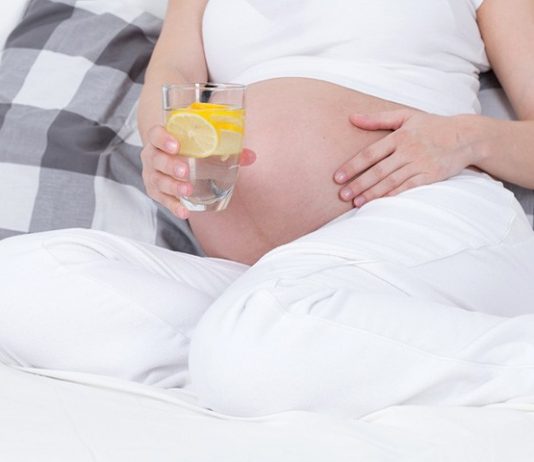 4 chức năng quan trọng của nước đối với mẹ bầu và bé
