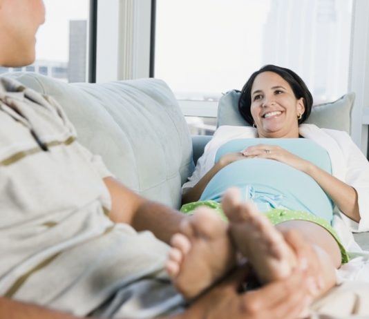 Chống rạn da chỉ uống nhiều nước là chưa đủ