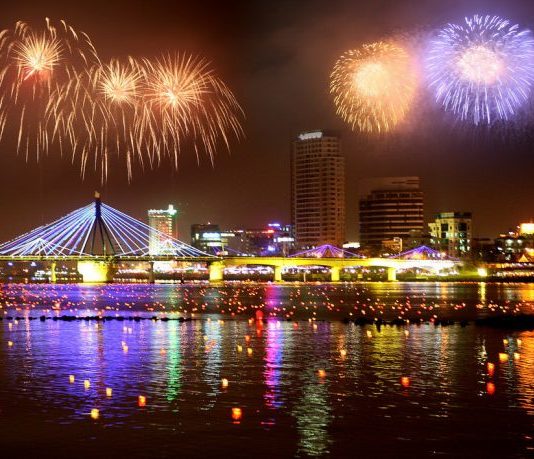 Hòa vào không khí nhộn nhịp dịp Noel khi vi vu tới Đà Nẵng tháng 12