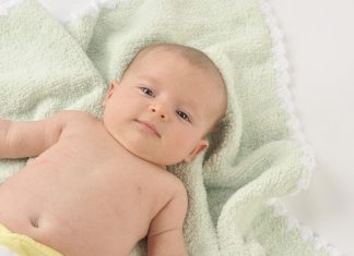 Tại sao nên dùng sữa tắm khô cho trẻ sơ sinh?