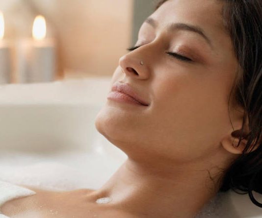 Những lưu ý khi tắm vào mùa mưa cho mẹ bầu