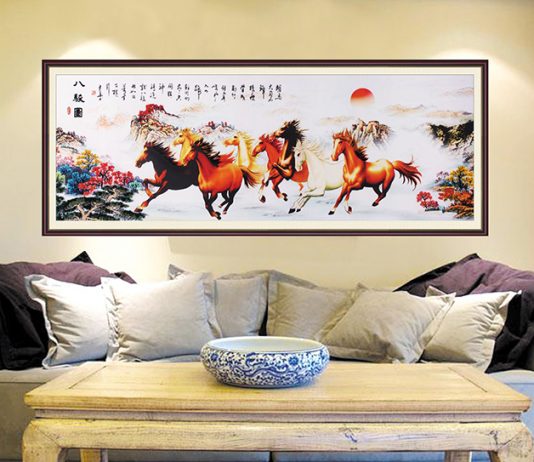 Những cấm kỵ nhất định phải tránh khi treo tranh “Mã đáo thành công”