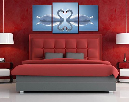 Vợ chồng hòa hợp nhờ tranh treo phòng ngủ