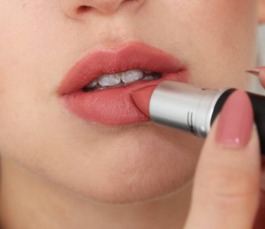 6 bước trang điểm cơ bản cho nàng văn phòng