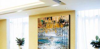 gợi ý tranh treo cầu thang