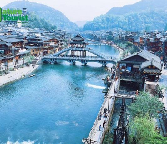 PHƯỢNG HOÀNG CỔ TRẤN TRUNG QUỐC: “ĐẸP NGẨN NGƠ ĐẾN…QUÊN LỐI VỀ”!