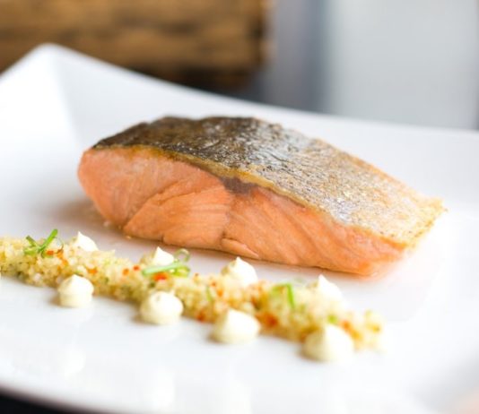 Công thức nấu chín cá hồi bằng kỹ thuật nấu chậm sous-vide