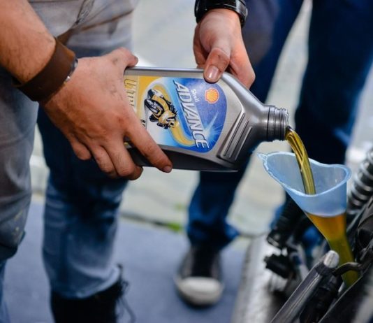 Cẩm nang phân biệt dầu nhớt tổng hợp và dầu gốc khoáng