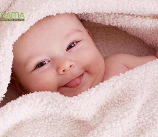 Mách mẹ kinh nghiệm lựa chọn kem dưỡng ẩm da cho trẻ sơ sinh