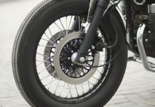 Vào mùa mưa, chọn vỏ xe không ruột nào cho an toàn?