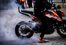 Bí quyết chọn dầu nhớt dành cho xe côn tay