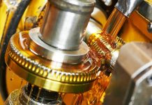 Bạn biết gì về phụ gia dầu nhớt xe máy? Tại sao dầu nhớt tổng hợp đắt?