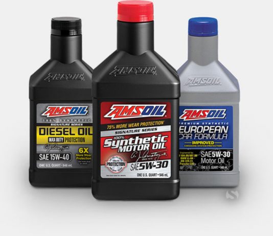 Dầu nhớt Amsoil Synthetic lọt top những loại dầu nhớt xe máy tốt nhất được bình chọn bởi Bestcovery