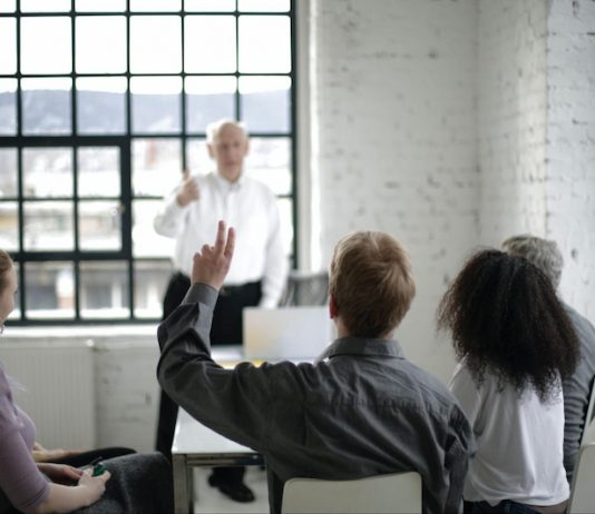 Bí quyết rèn luyện bản thân với tư duy phản biện