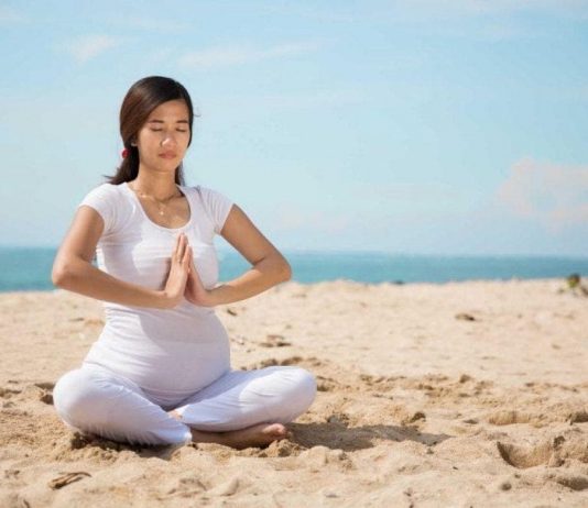Khóa học yoga cho bà bầu: Mẹ dễ sinh, bé khỏe mạnh!